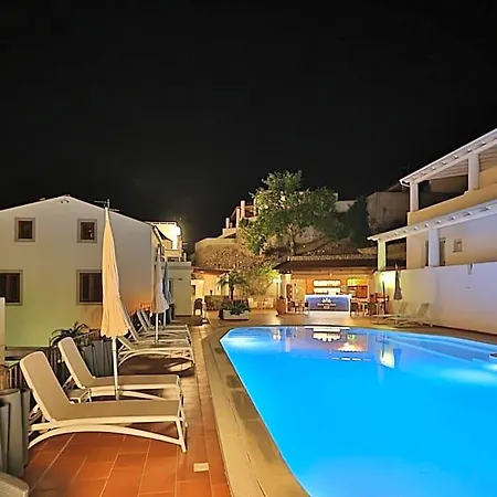 Hotel Cute - Hvc